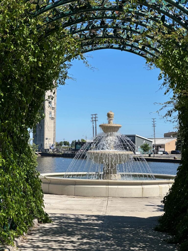 Fountain in downtown Manitowoc Shipbuilders Park