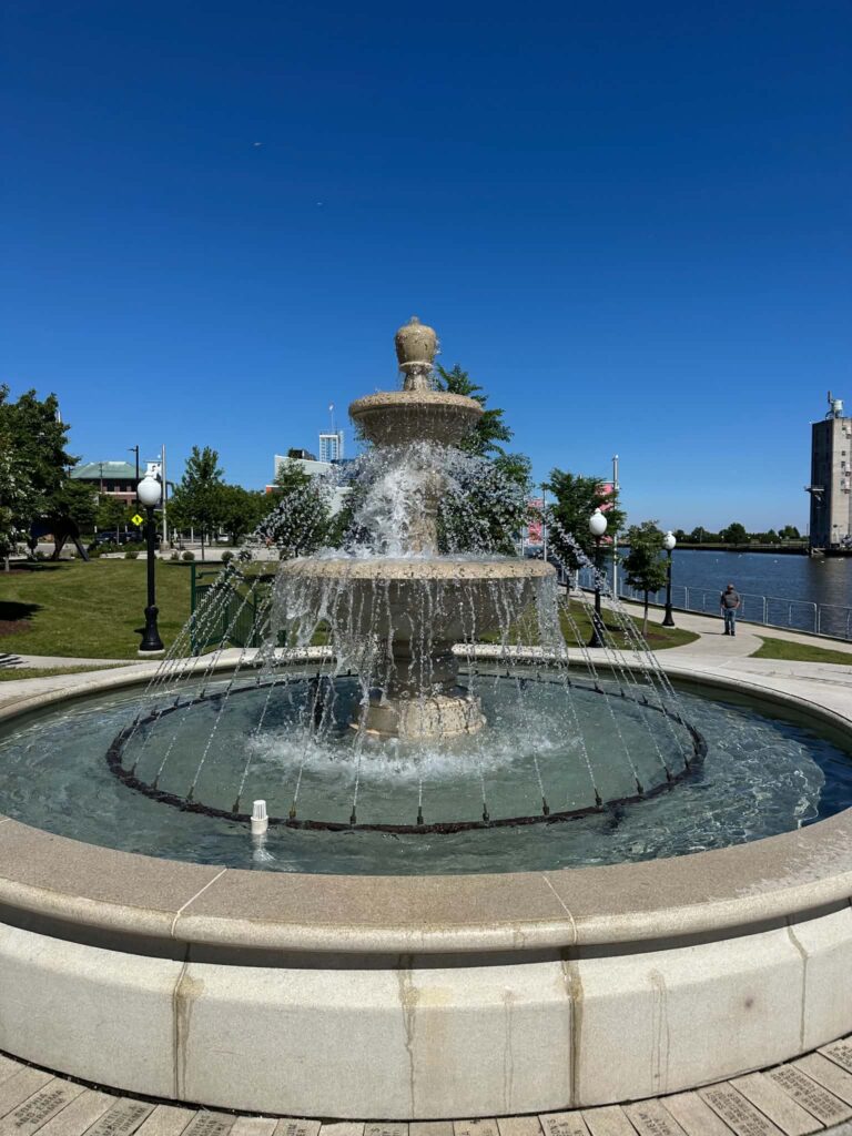 Fountain in downtown Manitowoc Shipbuilders Park